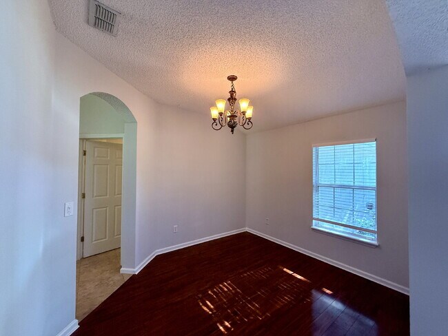 Building Photo - Stunning Lakefront Retreat: 3BR/2BA Home w...