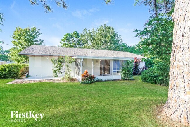 Building Photo - 738 Empress St SE