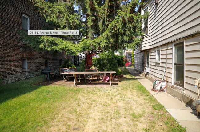 Building Photo - 9611 S Ave L