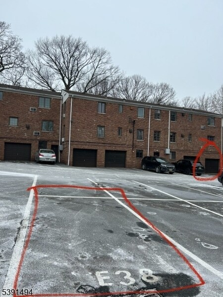 Building Photo - 63B Troy Dr