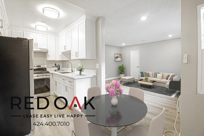 Building Photo - 15405 Vanowen St