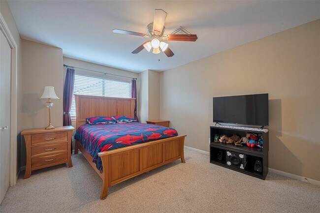 Building Photo - 12231 Carriage Hill Dr