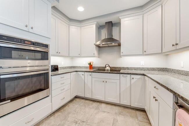 Building Photo - 807 S Atlantic Ave