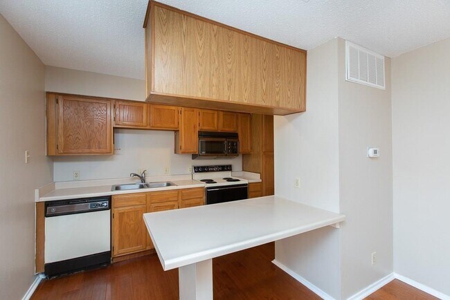 Building Photo - 3115 Helms St