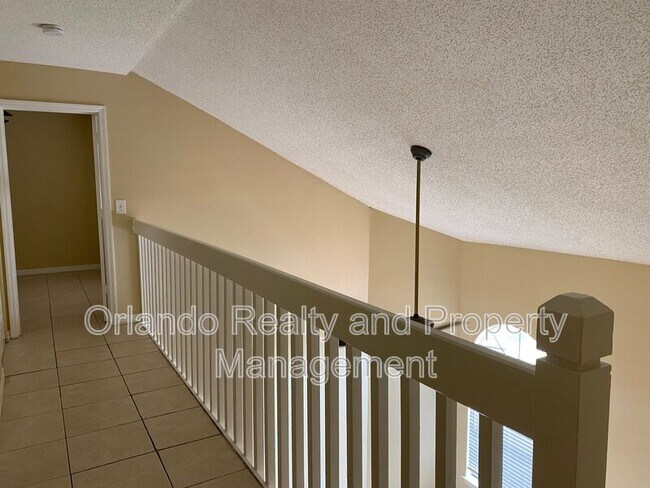 Building Photo - 405 Fountainhead Cir