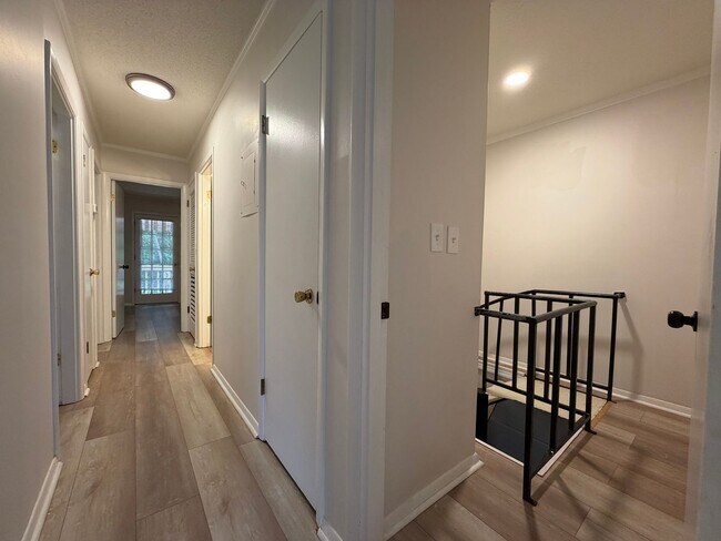 Building Photo - Large 4/2 with finished basement/bonus room- $1,895