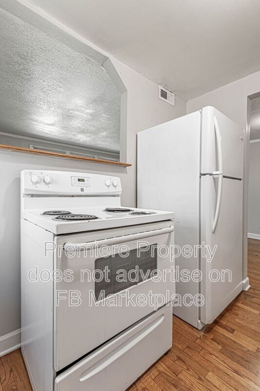 Building Photo - 325 E 28th Ave