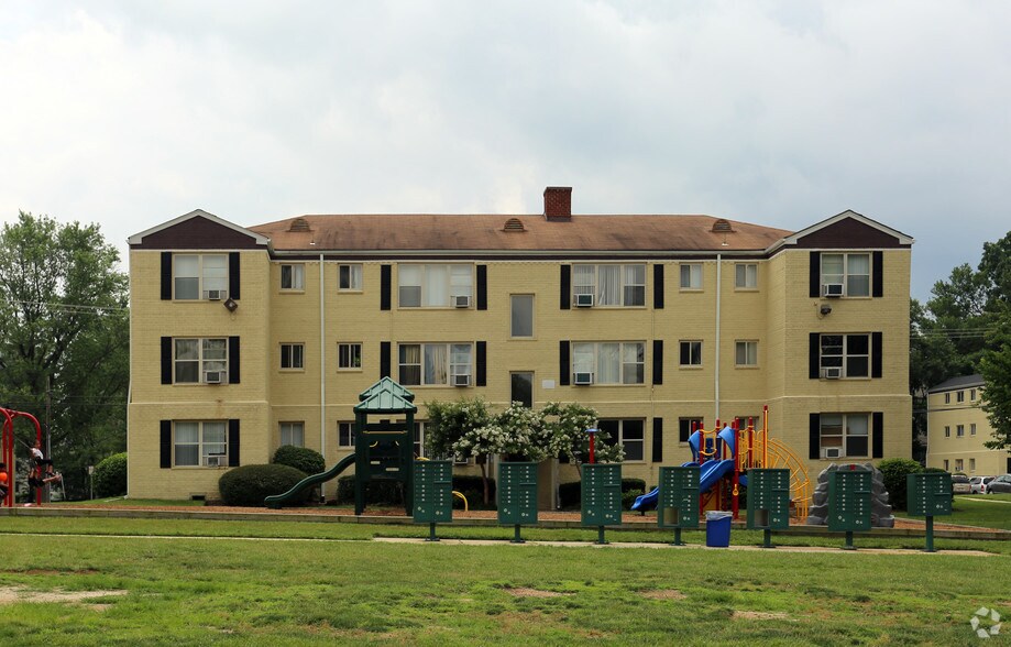 The Gallery on New Hampshire Adelphi, MD Apartment Finder