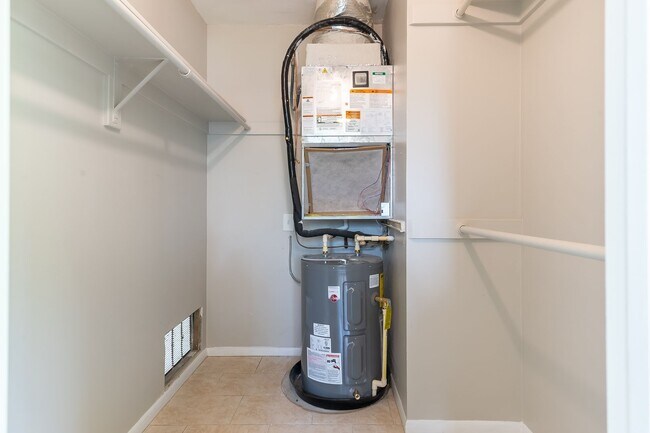 Building Photo - Newly Renovated, 2-Bed, 2-Bath, 2nd Floor Unfurnished Condo in Great Location