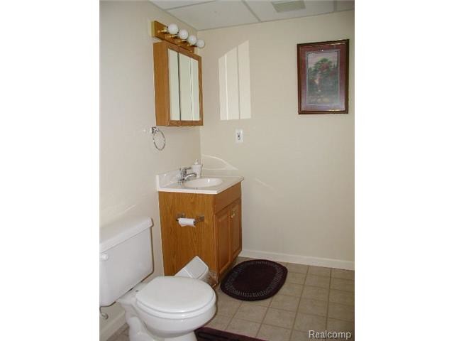 Building Photo - 2952 Sylvan Dr