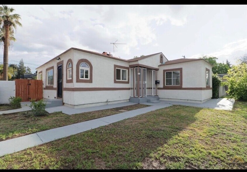 Primary Photo - 2321 B St