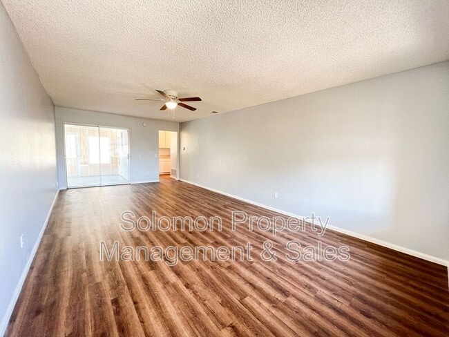 Building Photo - 4748 Sunny Hills Rd