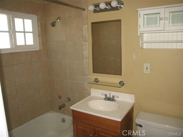 Building Photo - 450 St Augustine Ave