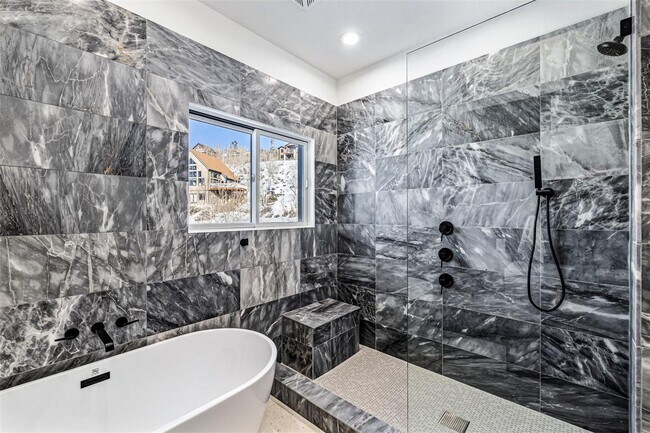 Building Photo - 21 Stormwatch Cir