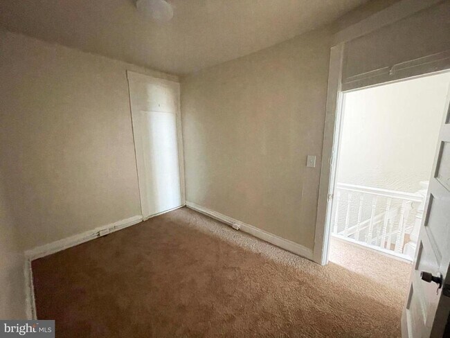 Building Photo - 1736 Darley Ave