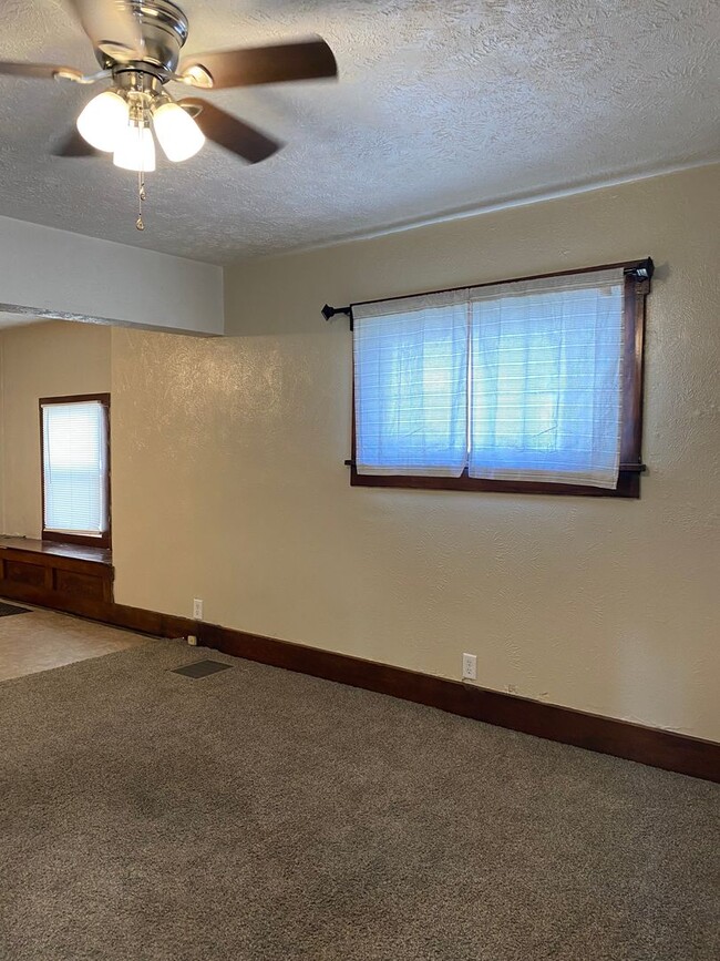 Building Photo - **Second Month Free** Nice Three Bedroom H...