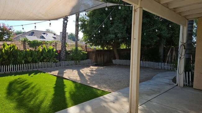 Building Photo - Kingsburg House for Rent