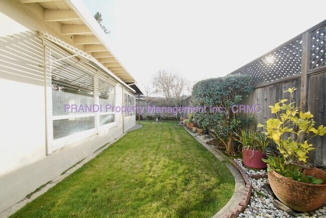 Building Photo - 1407 Donna St