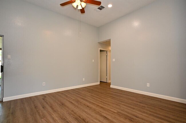 Building Photo - 6543 Liberty Valley Dr