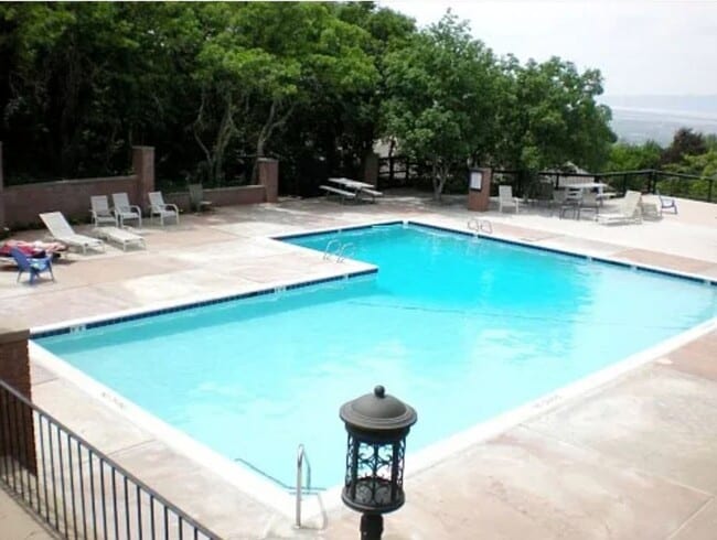 Building Photo - Ridgewood Condo 1 Bed Apartment W/ Pool & Clubhouse!