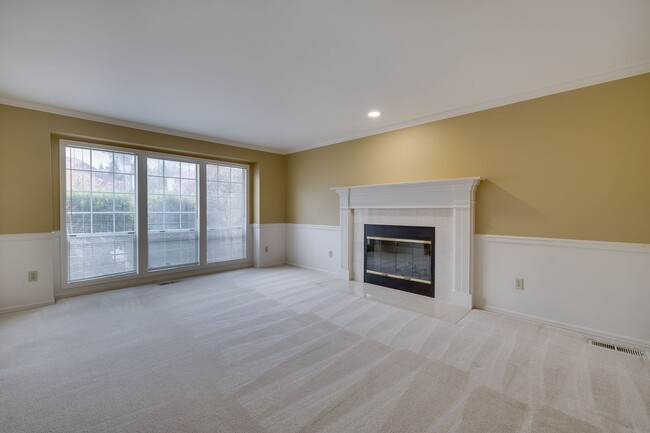 Building Photo - Spacious 4 bedroom home in Renton's Fairwo...