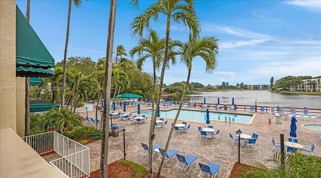 Building Photo - 9410 Tangerine Pl