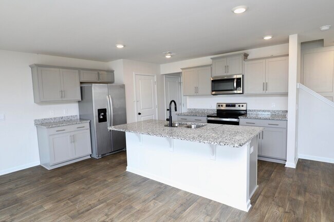 Building Photo - 352 Sandbach Rd