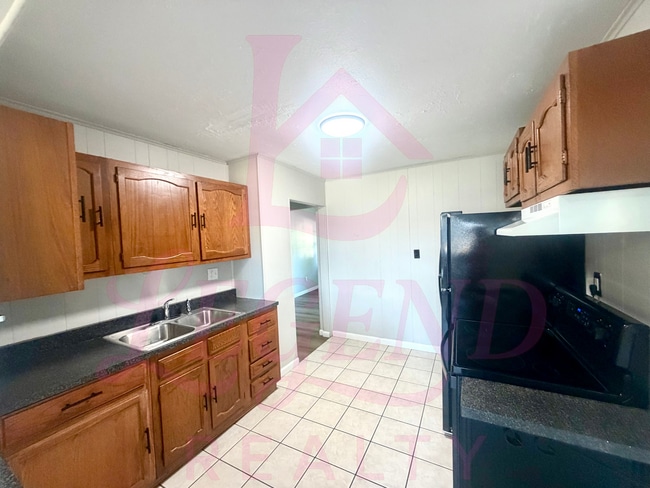 Building Photo - Adorable 2 Bedroom 1 Bathroom Home In St. Ann!!!