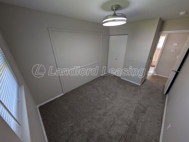 Building Photo - Updated Vermilion Ranch with Full Basement