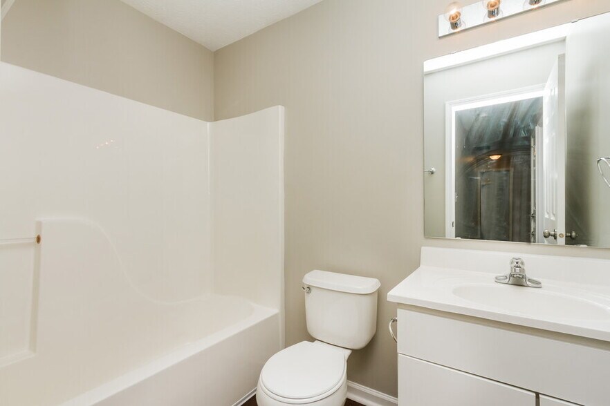 Building Photo - 10458 Wintergreen Way