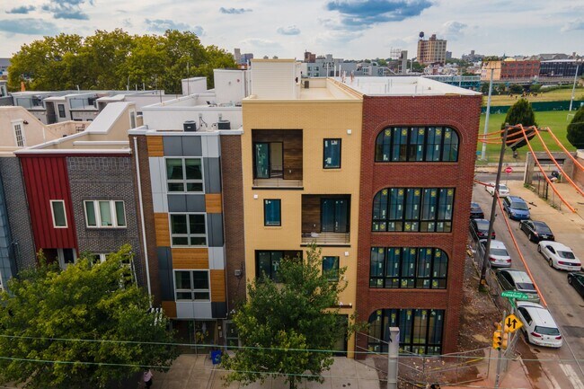 Building Photo - 1826 Frankford Ave