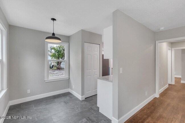 Building Photo - 3032 Plum St