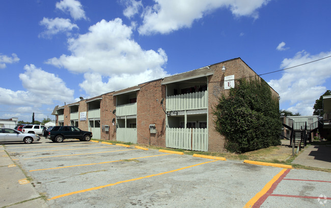 Primary Photo - Winkler-Belvedere Apartments