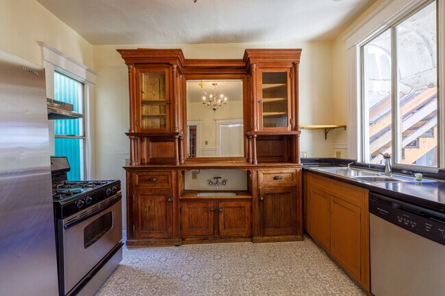 Primary Photo - 2840 Bryant St