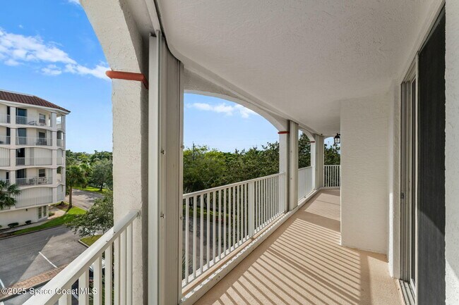 Building Photo - 821 Del Rio Way