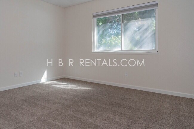 Building Photo - 1107 Douglas Fir Dr