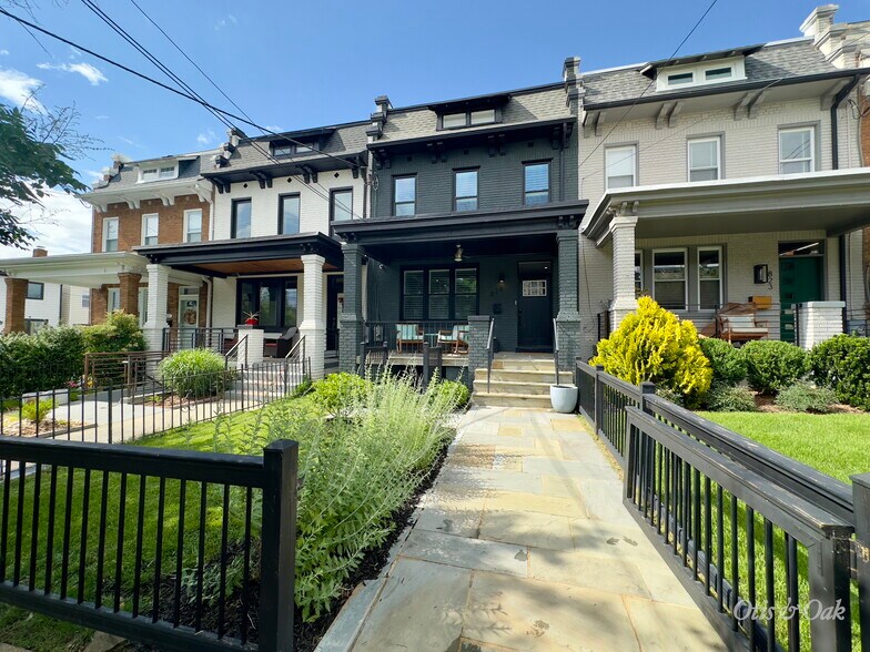 Primary Photo - 825 Emerson St NW