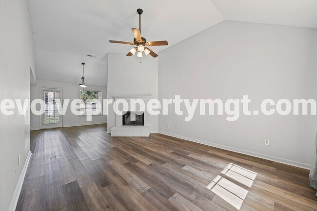 Building Photo - 8608 Port Douglas Dr