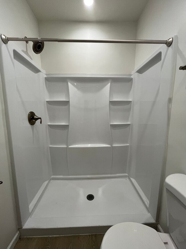 Building Photo - 839 W 165th Pl