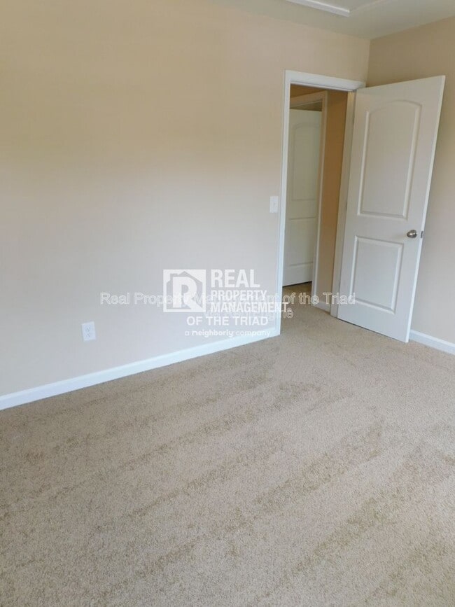 Building Photo - 10 Loblolly Ct