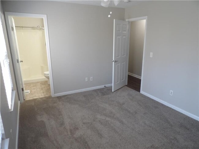 Building Photo - 3060 Lansdowne Ln