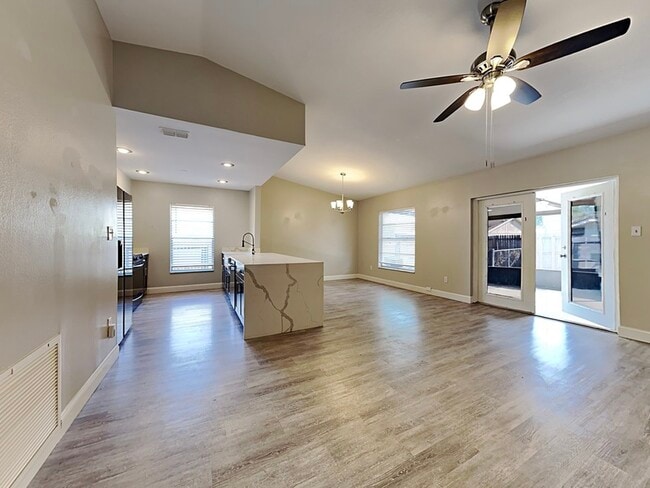 Building Photo - 2709 Mnr Hl Dr