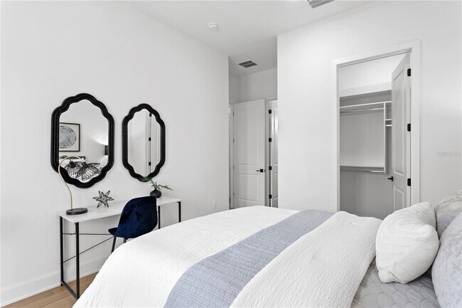 Building Photo - 430 GILMAN Pl