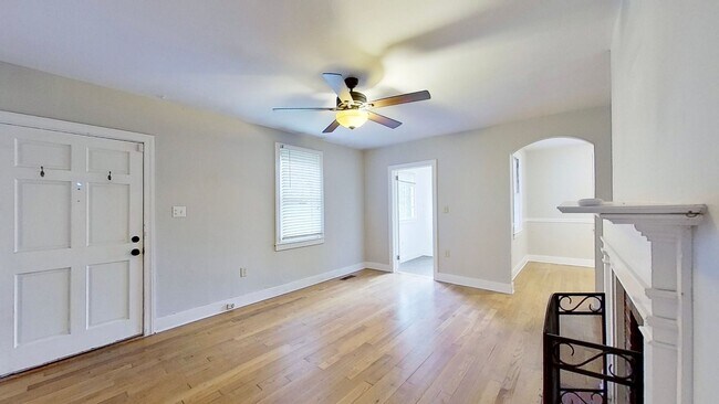 Building Photo - 1506 Pendleton Rd