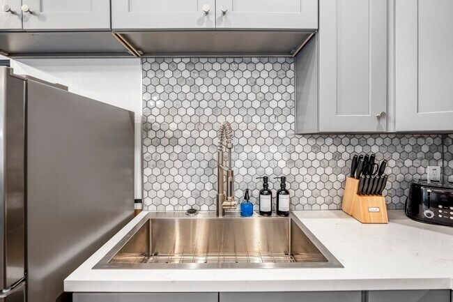 Building Photo - 5512 Texas St