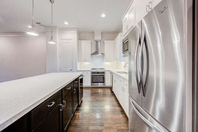 Building Photo - Sawyer Heights Luxury Living