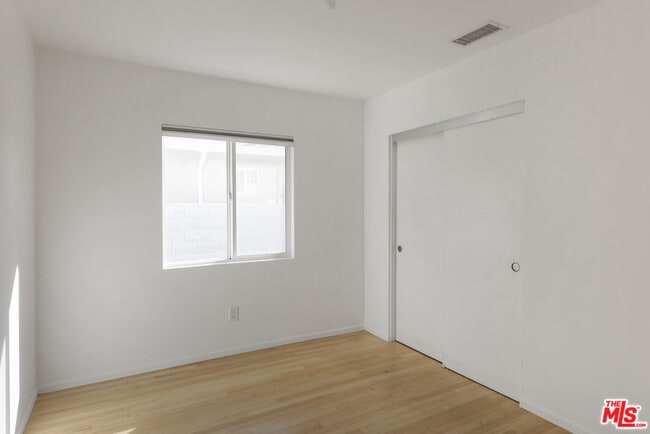 Building Photo - 5712 Buchanan St