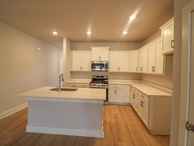Building Photo - RENT SPECIAL of $1,695/MONTH for 12 MONTHS...