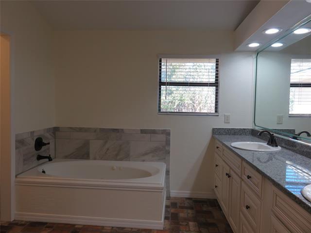 Building Photo - 3714 Deaver Rd