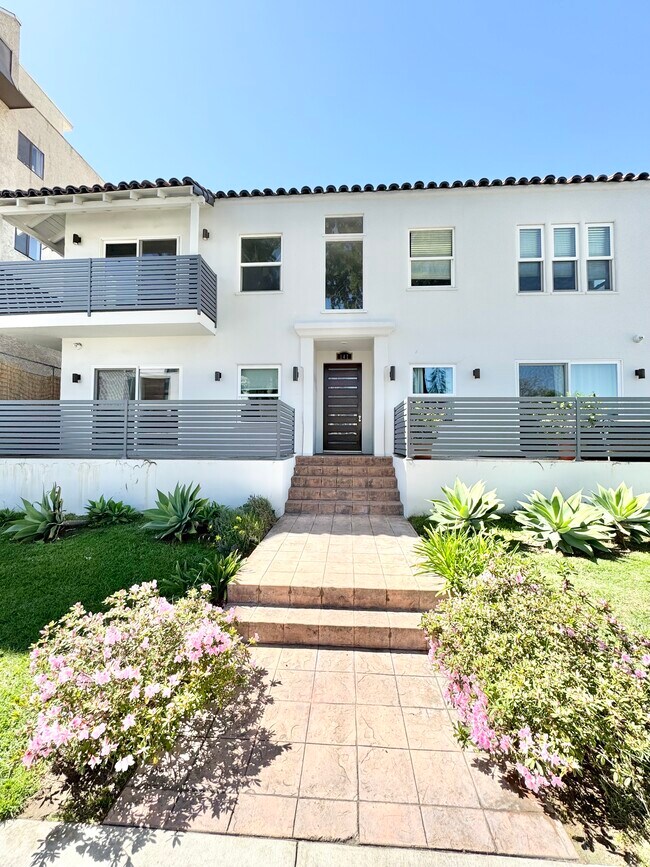Building Photo - 141 N Swall Dr